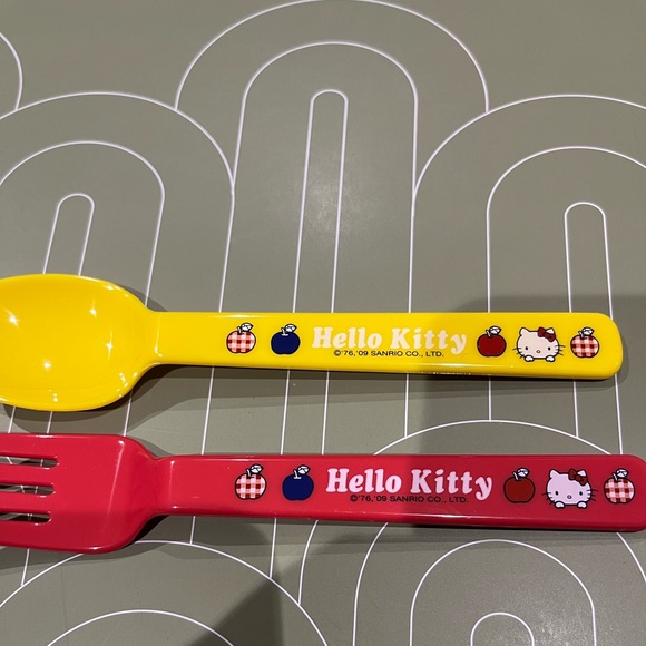 Hello Kitty Spoon and Fork Plastic Lunch Box Picnic Set Cutlery Sanrio Japan NEW - Picture 2 of 7